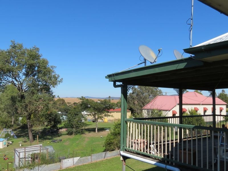 37 Pryce Street, Toogoolawah QLD 4313