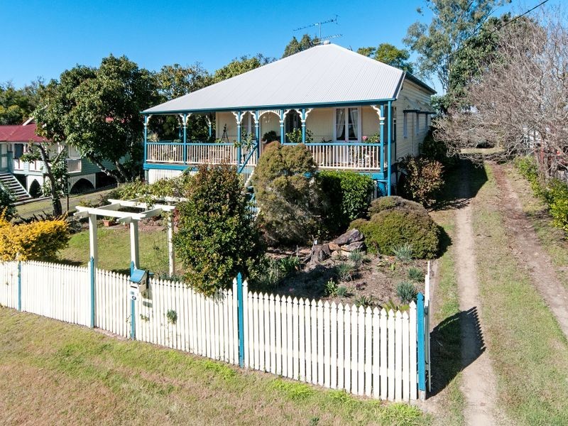 48 Bellambi Street, Toogoolawah QLD 4313