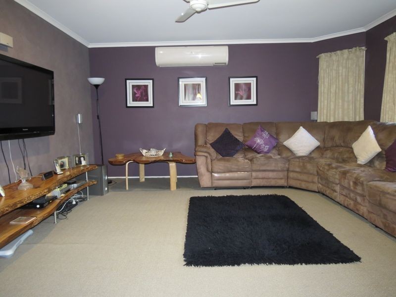 93 Windsor Drive, Mount Hallen QLD 4312