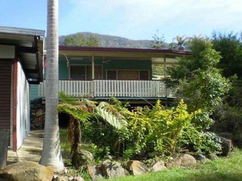 15 Gipps Street, Somerset Dam QLD 4312