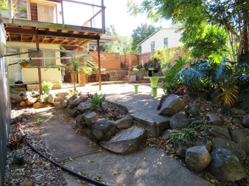 4 Jubilee Street, Somerset Dam QLD 4312