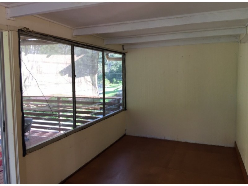 4 Jubilee Street, Somerset Dam QLD 4312