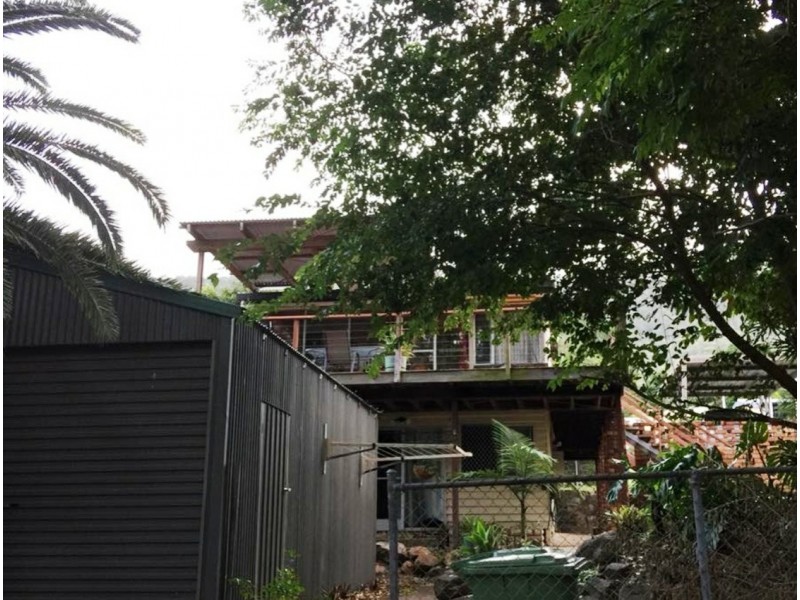 4 Jubilee Street, Somerset Dam QLD 4312