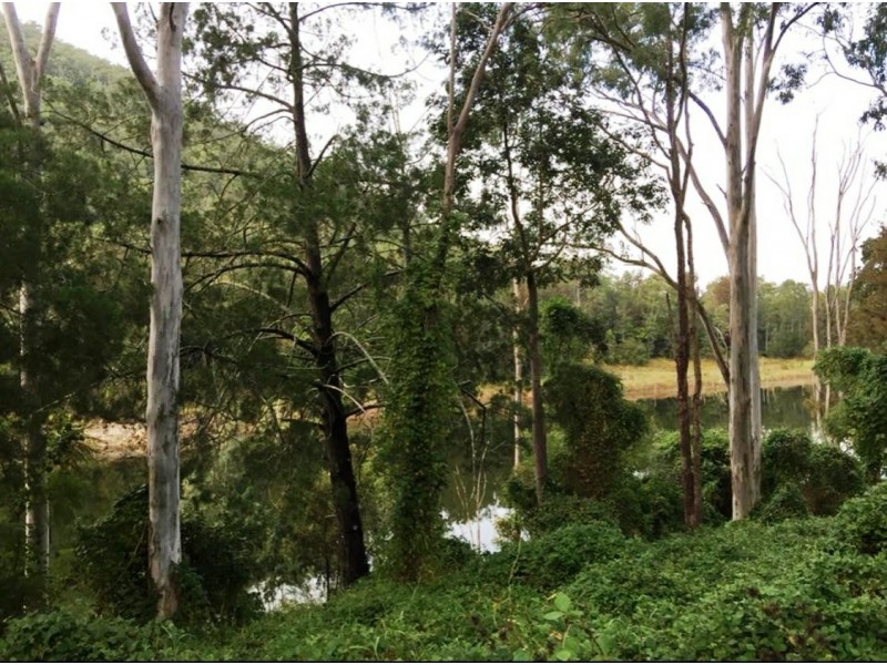 4 Jubilee Street, Somerset Dam QLD 4312