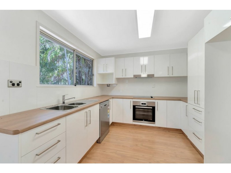 5 Gipps Street, Somerset Dam QLD 4312