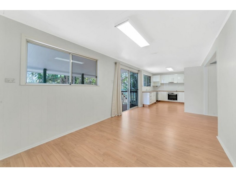 5 Gipps Street, Somerset Dam QLD 4312