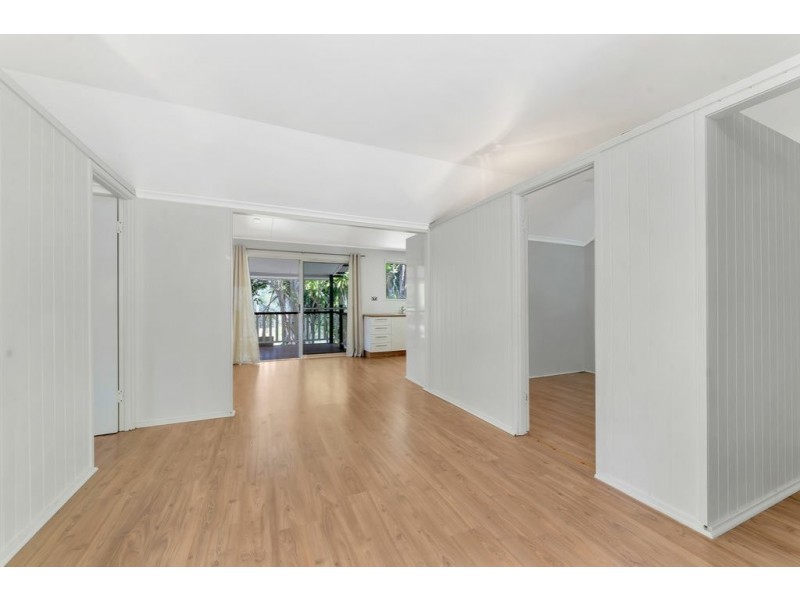 5 Gipps Street, Somerset Dam QLD 4312