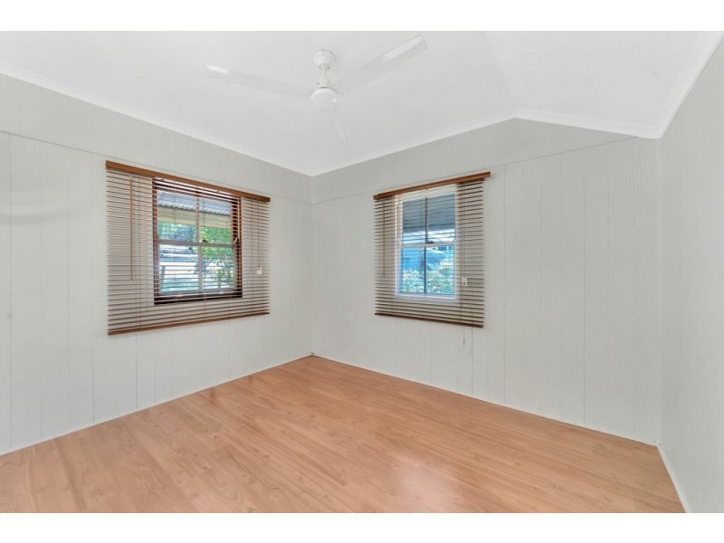 5 Gipps Street, Somerset Dam QLD 4312