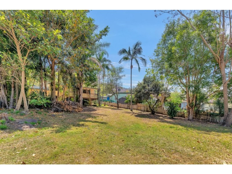 5 Gipps Street, Somerset Dam QLD 4312