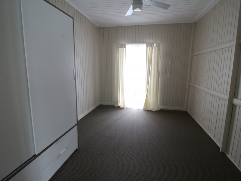 70 Dingyarra Street, Toogoolawah QLD 4313