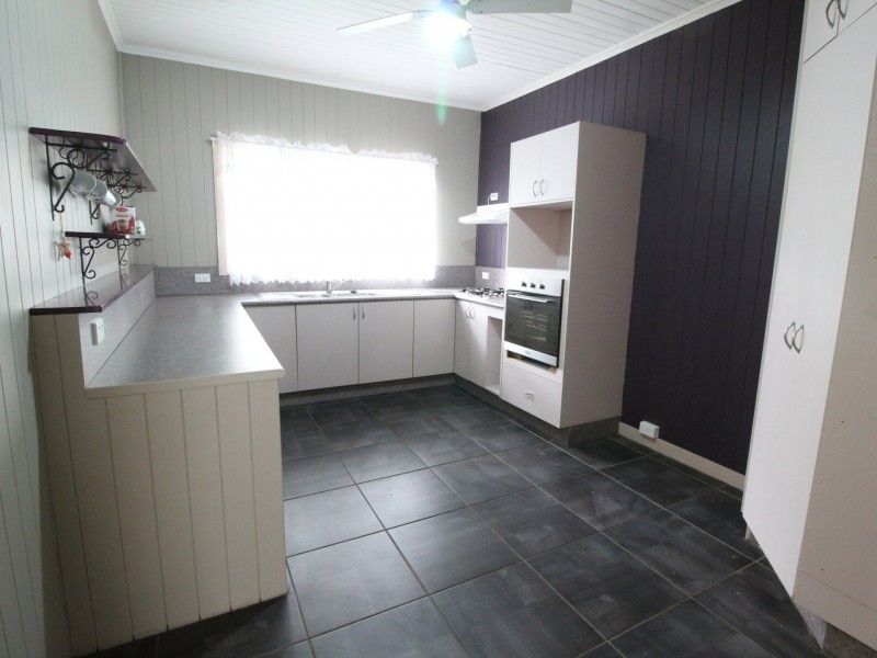 70 Dingyarra Street, Toogoolawah QLD 4313