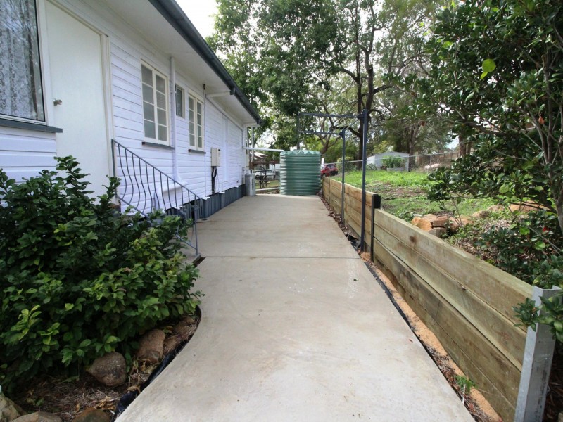 70 Dingyarra Street, Toogoolawah QLD 4313