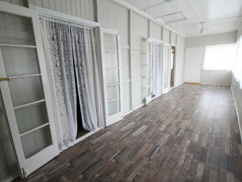 70 Dingyarra Street, Toogoolawah QLD 4313