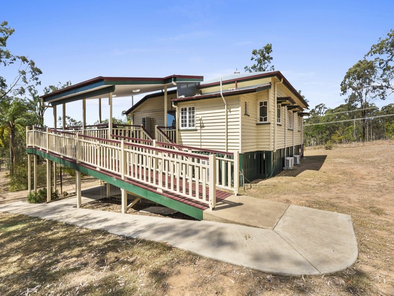 106 Pine Crescent, Esk QLD 4312