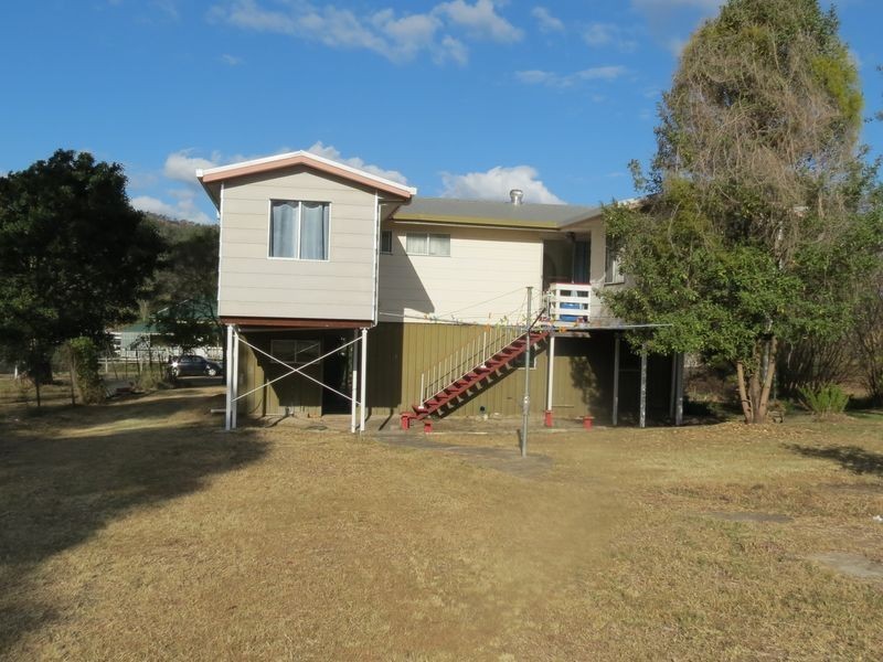 15 Richard Street, Esk QLD 4312