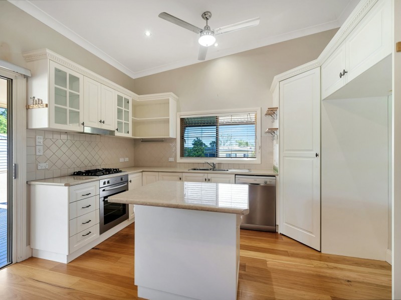 15 Edward Street, Toogoolawah QLD 4313