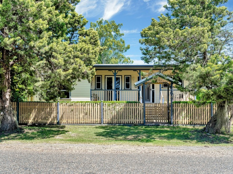 15 Edward Street, Toogoolawah QLD 4313