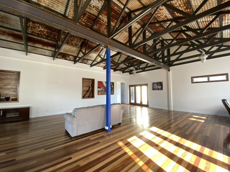 11 Cairnscroft Street, Toogoolawah QLD 4313