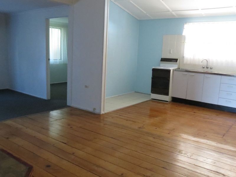 27 Mack Street, Esk QLD 4312