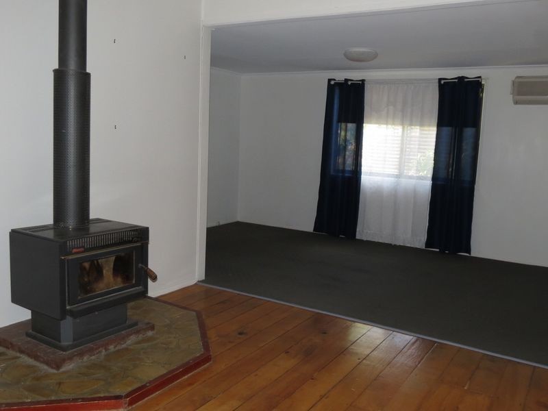 27 Mack Street, Esk QLD 4312