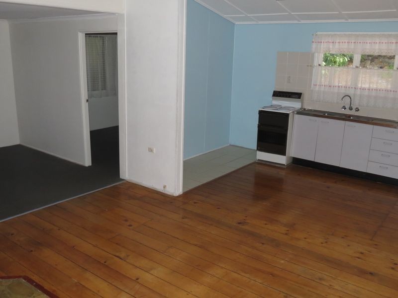 27 Mack Street, Esk QLD 4312