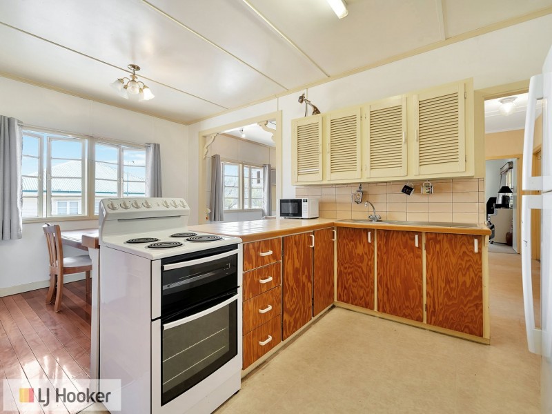 13 Down Street, Esk QLD 4312