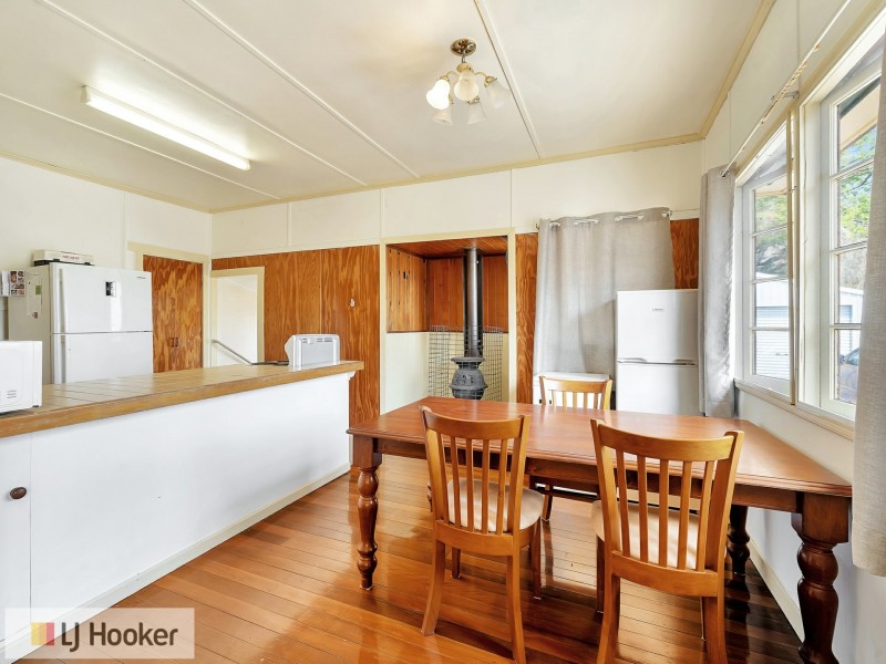 13 Down Street, Esk QLD 4312