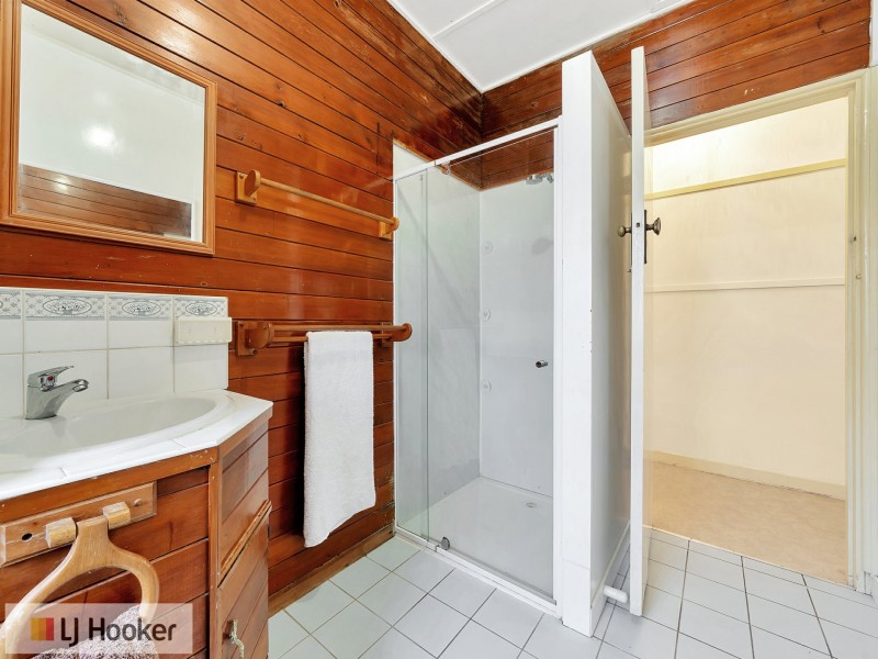 13 Down Street, Esk QLD 4312