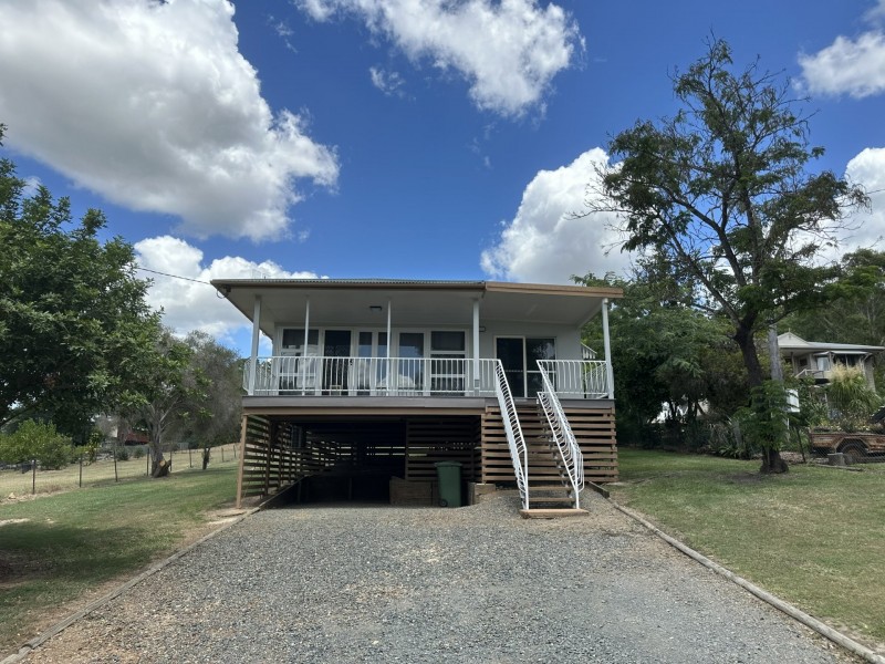42 Barbour Street, Esk QLD 4312