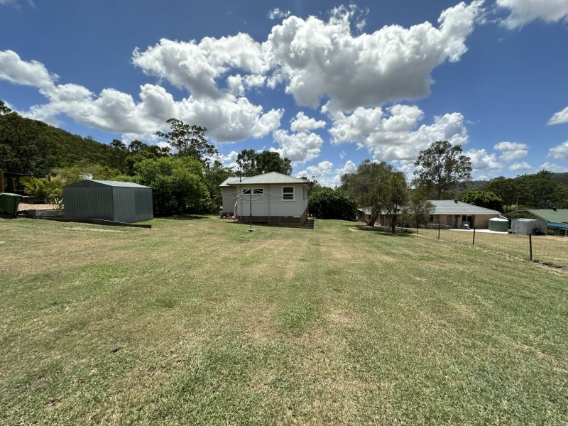 42 Barbour Street, Esk QLD 4312