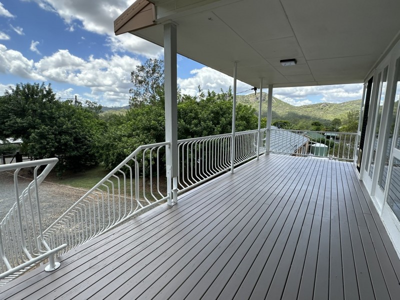 42 Barbour Street, Esk QLD 4312