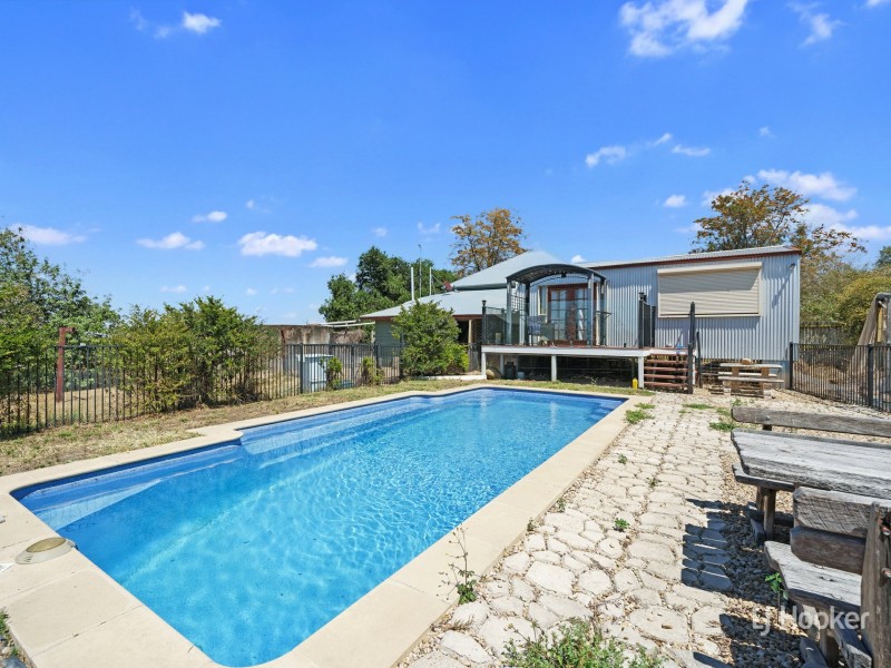 953 Coominya Connection Road, Mount Tarampa QLD 4311