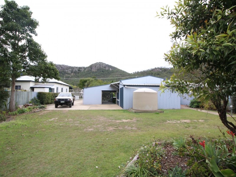 24 Russell Street, Esk QLD 4312