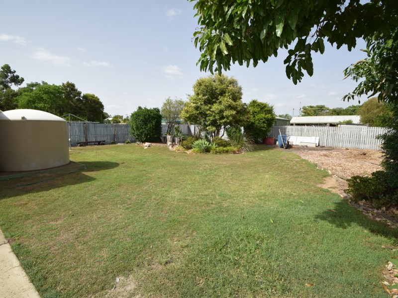 24 Russell Street, Esk QLD 4312