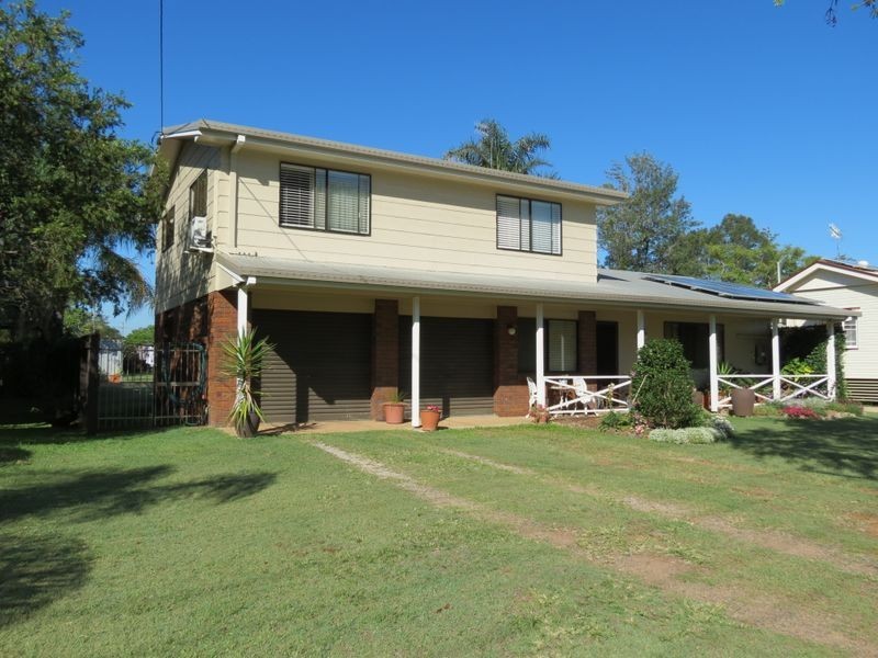 16 Adelaide Street, Esk QLD 4312