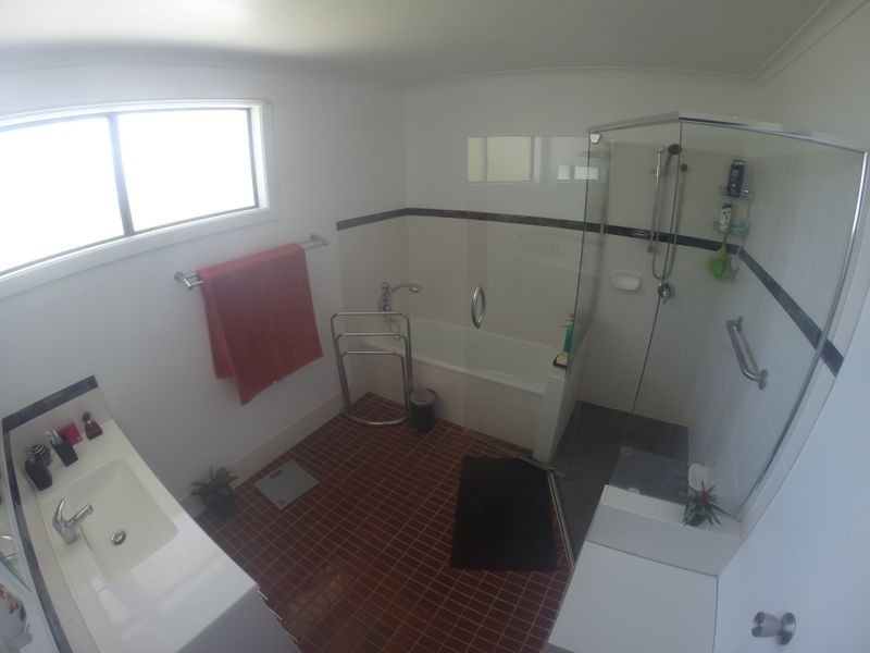 16 Adelaide Street, Esk QLD 4312