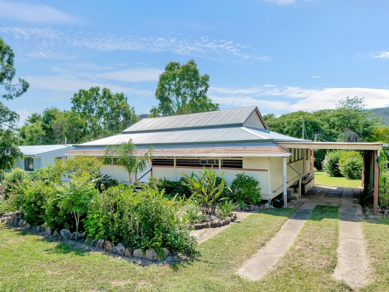 30 Down Street, Esk QLD 4312