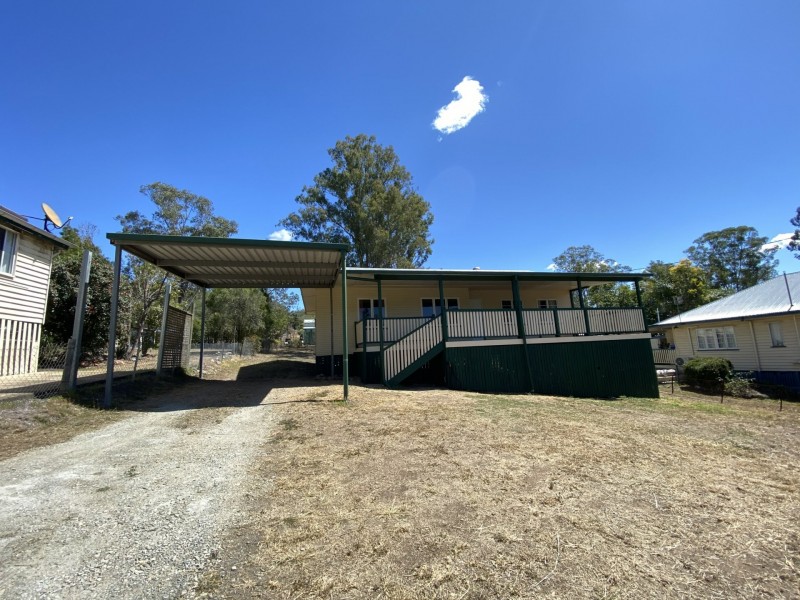 17 Down Street, Esk QLD 4312