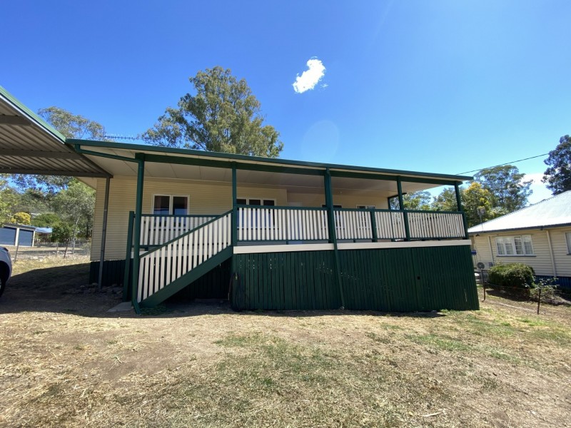 17 Down Street, Esk QLD 4312