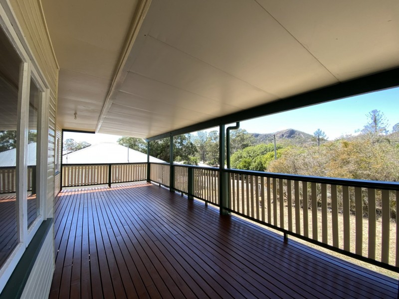 17 Down Street, Esk QLD 4312