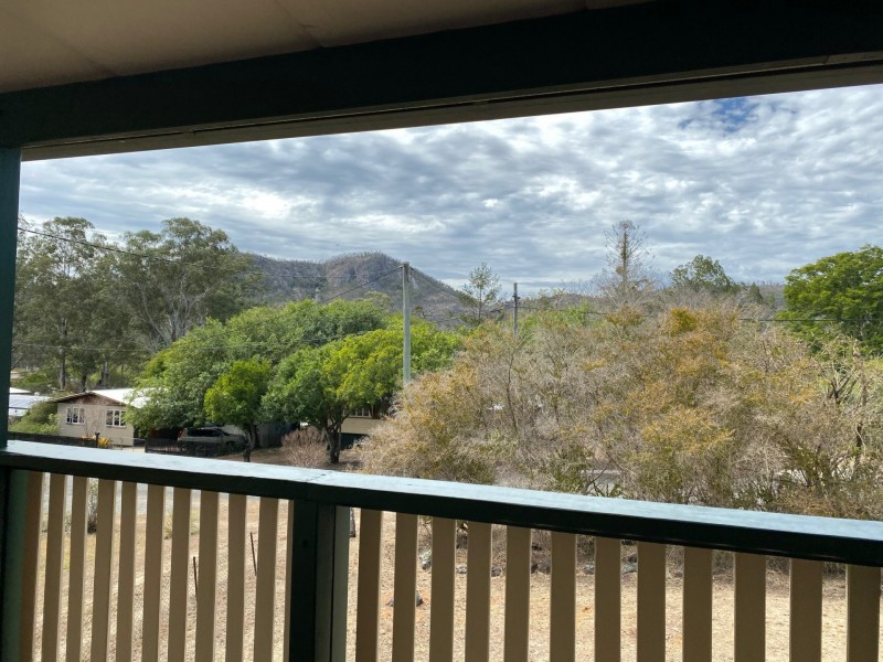 17 Down Street, Esk QLD 4312