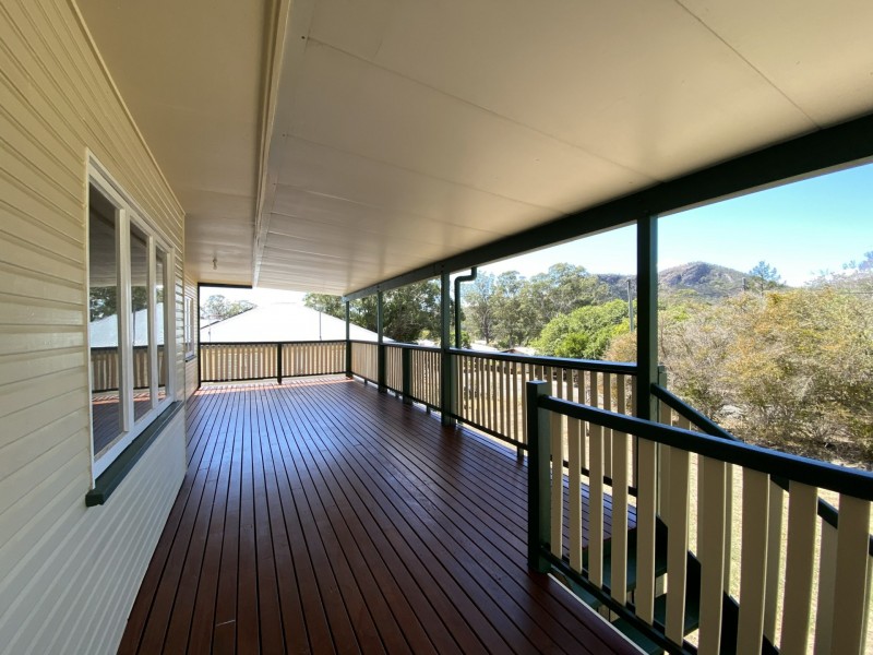 17 Down Street, Esk QLD 4312
