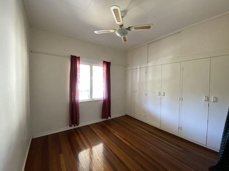17 Down Street, Esk QLD 4312