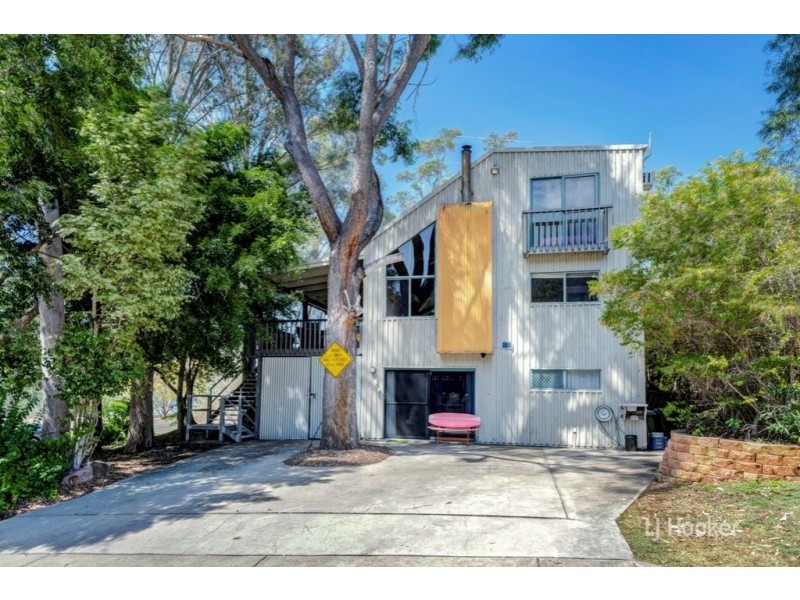 1 Guldbransen Street, Somerset Dam QLD 4312