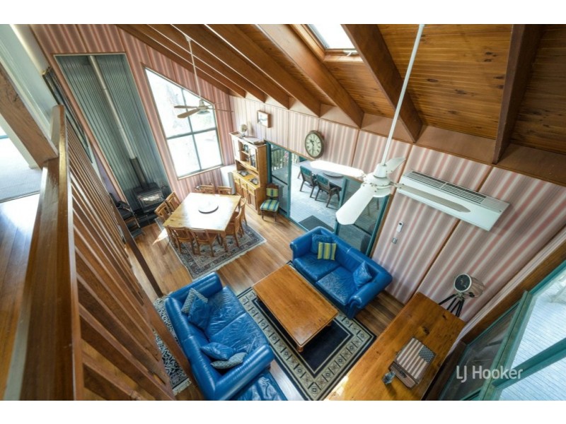 1 Guldbransen Street, Somerset Dam QLD 4312