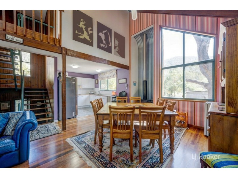 1 Guldbransen Street, Somerset Dam QLD 4312