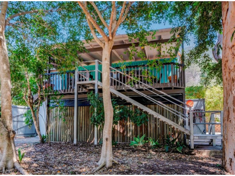 1 Guldbransen Street, Somerset Dam QLD 4312