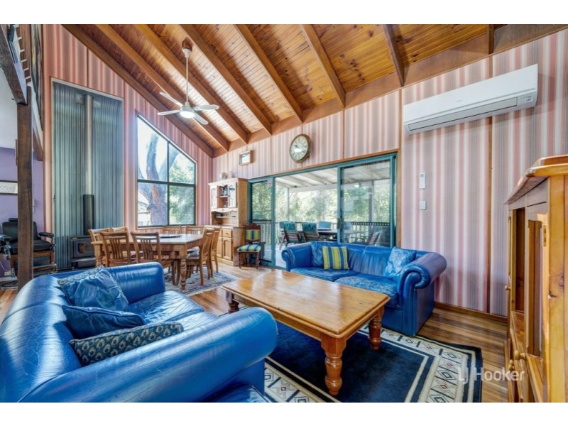 1 Guldbransen Street, Somerset Dam QLD 4312