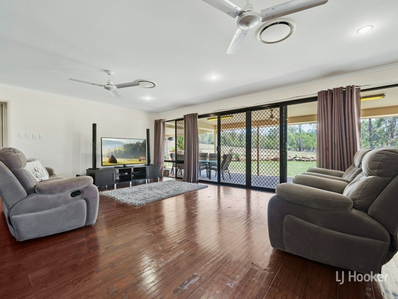 41 Essex Court, Mount Hallen QLD 4312