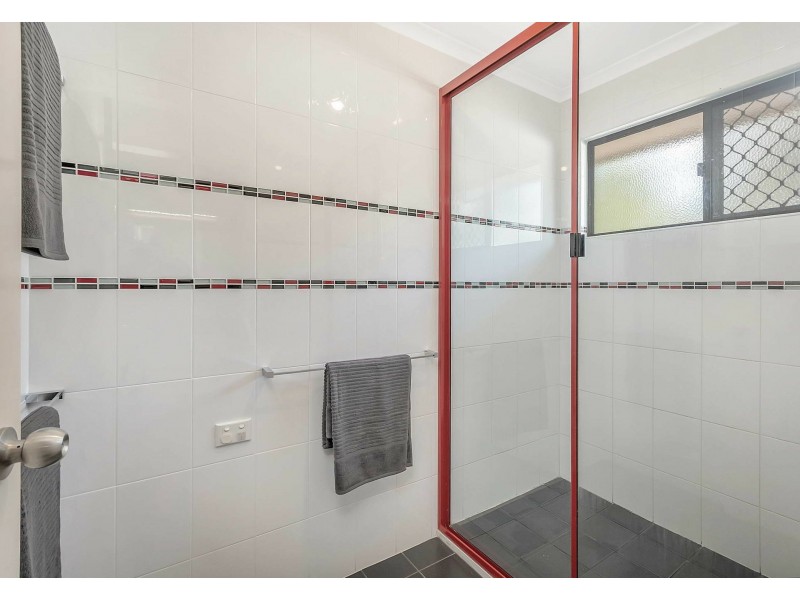 41 Essex Court, Mount Hallen QLD 4312